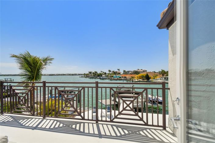 Image No.63-5 Bed Property for sale