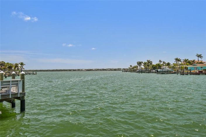 Image No.67-5 Bed Property for sale