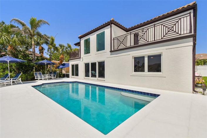 Image No.68-5 Bed Property for sale