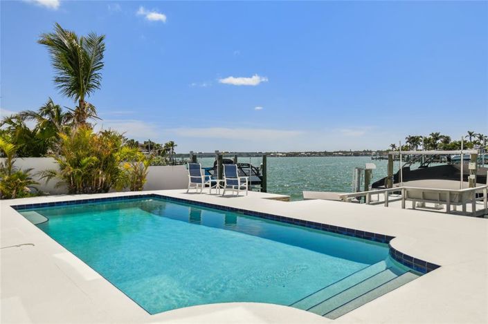 Image No.69-5 Bed Property for sale