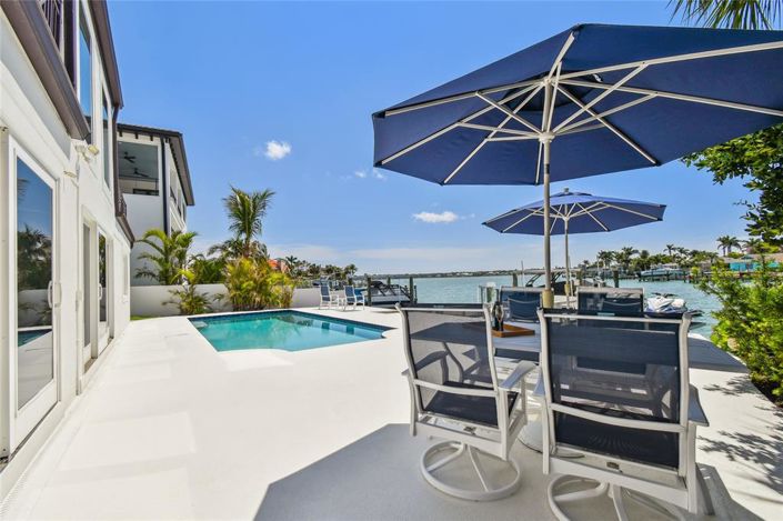 Image No.70-5 Bed Property for sale