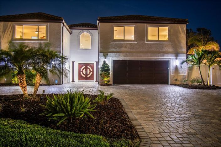 Image No.71-5 Bed Property for sale