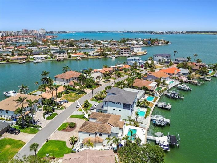 Image No.77-5 Bed Property for sale