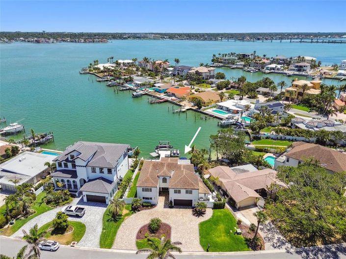 Image No.9-5 Bed Property for sale