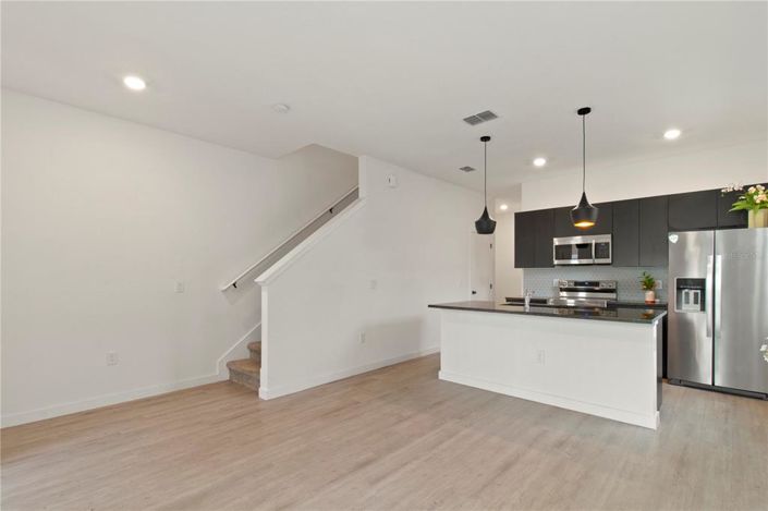 Image No.10-3 Bed Townhouse for sale