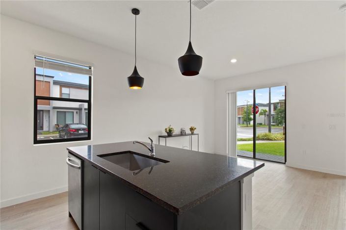 Image No.6-3 Bed Townhouse for sale