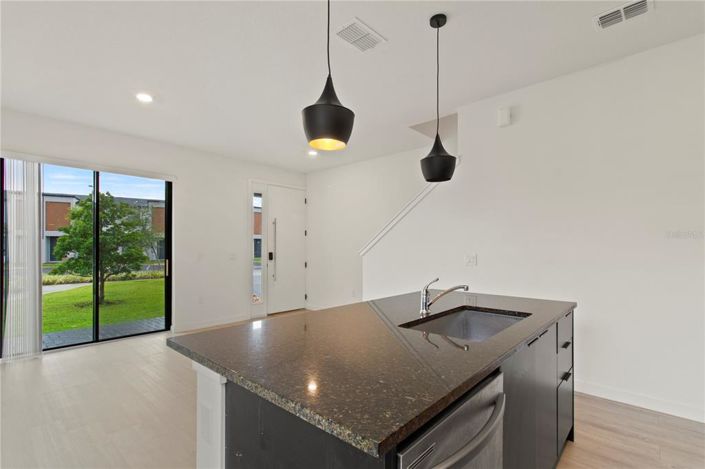 Image No.7-3 Bed Townhouse for sale