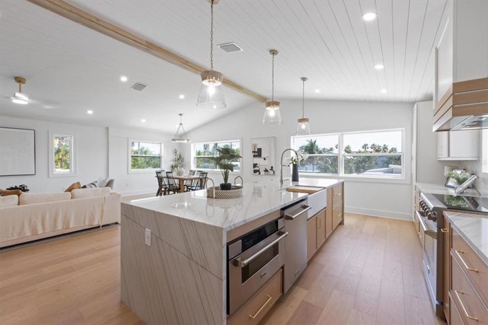 Image No.13-3 Bed Property for sale