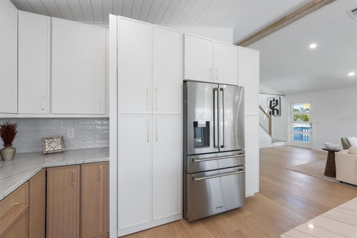 Image No.15-3 Bed Property for sale