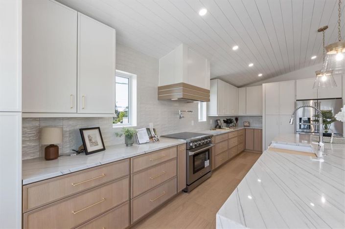 Image No.17-3 Bed Property for sale