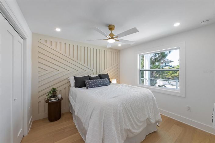 Image No.20-3 Bed Property for sale