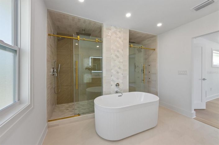 Image No.29-3 Bed Property for sale