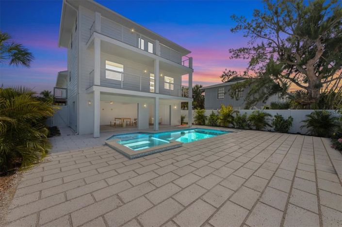 Image No.39-3 Bed Property for sale