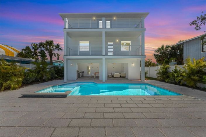 Image No.4-3 Bed Property for sale