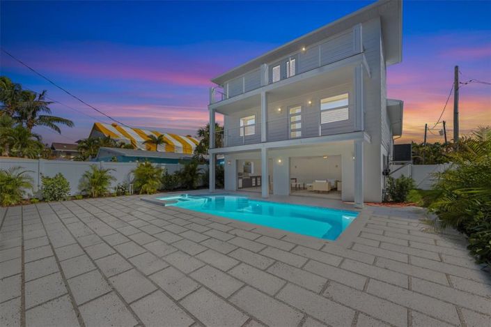 Image No.41-3 Bed Property for sale