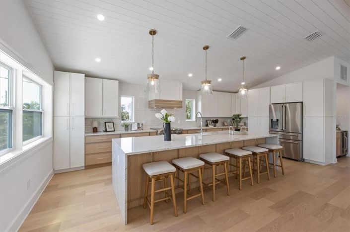 Image No.6-3 Bed Property for sale