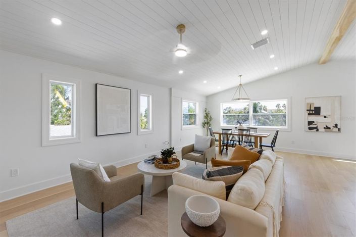 Image No.9-3 Bed Property for sale