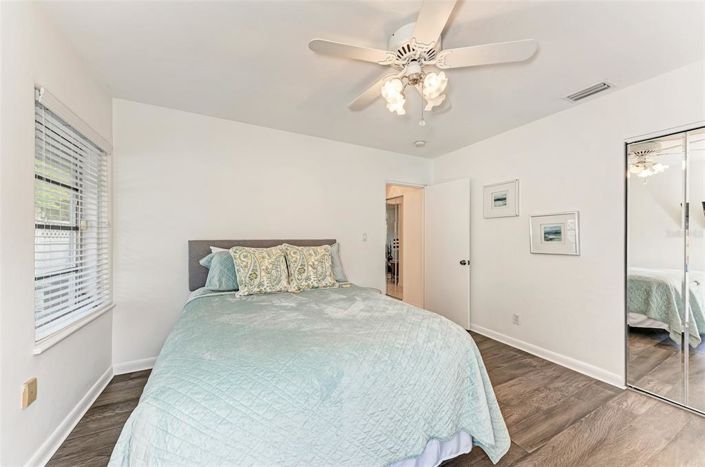 Image No.32-4 Bed Property for sale