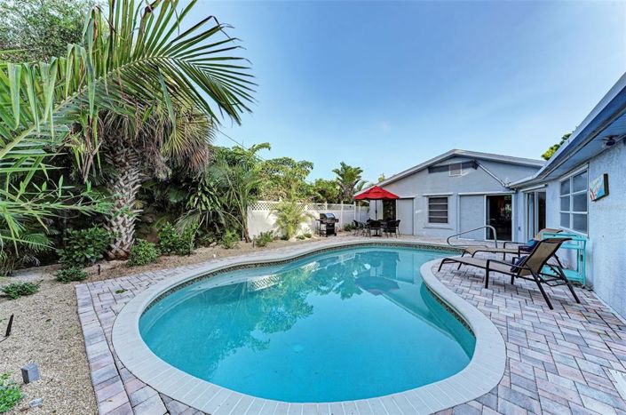 Image No.41-4 Bed Property for sale