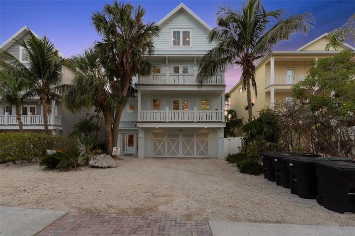 Image No.14-8 Bed Property for sale