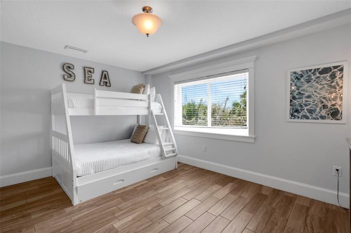 Image No.18-8 Bed Property for sale