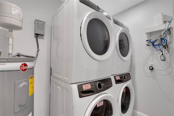 Image No.20-8 Bed Property for sale