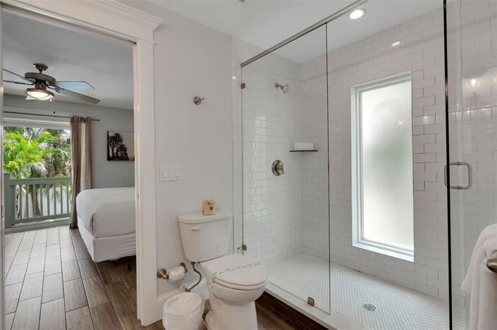 Image No.24-8 Bed Property for sale