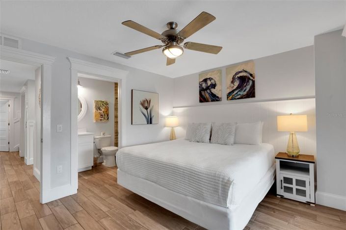 Image No.25-8 Bed Property for sale