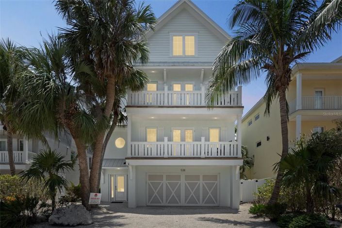 Image No.31-8 Bed Property for sale