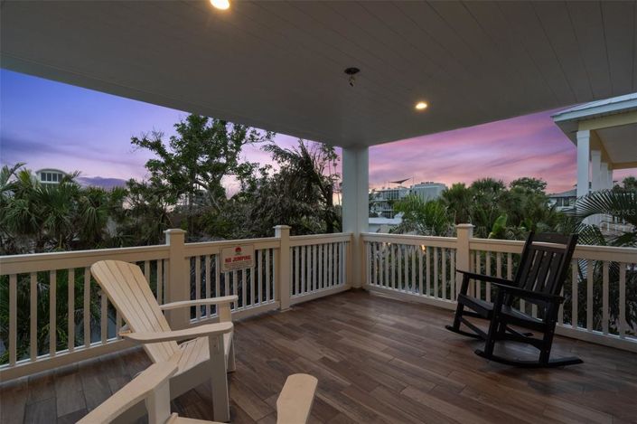 Image No.32-8 Bed Property for sale