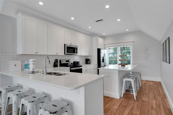 Image No.34-8 Bed Property for sale