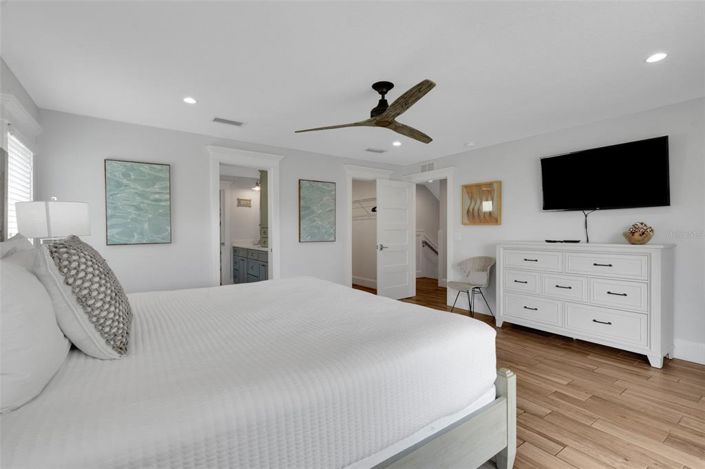 Image No.37-8 Bed Property for sale