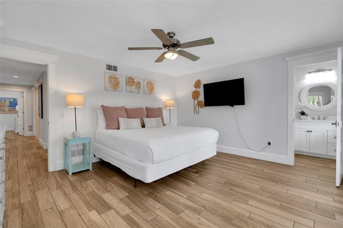 Image No.38-8 Bed Property for sale