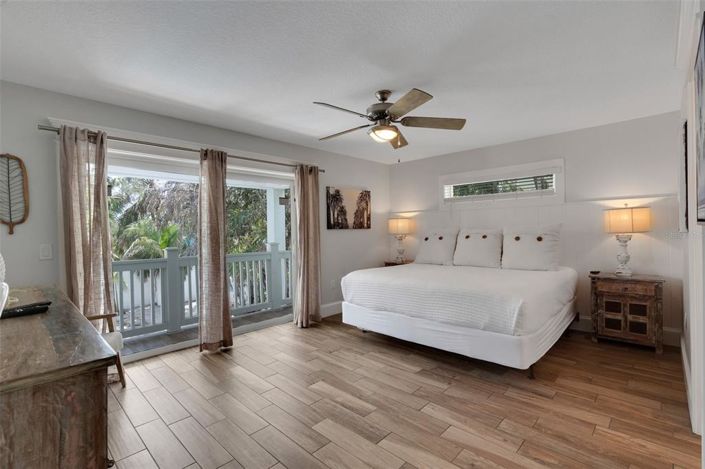 Image No.40-8 Bed Property for sale