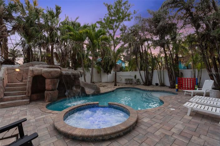 Image No.43-8 Bed Property for sale