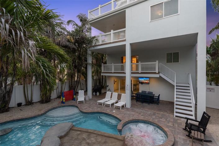 Image No.49-8 Bed Property for sale