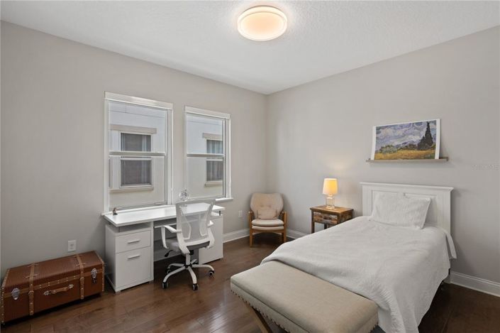 Image No.26-5 Bed Property for sale