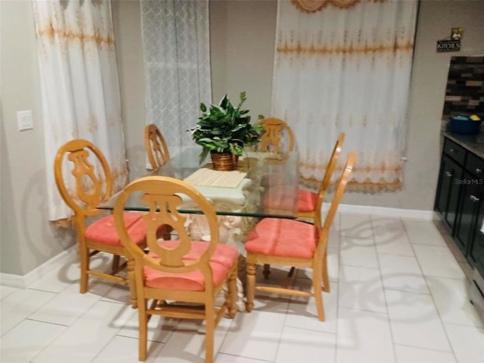 Image No.9-Propriété de 4 chambres à vendre à Kissimmee