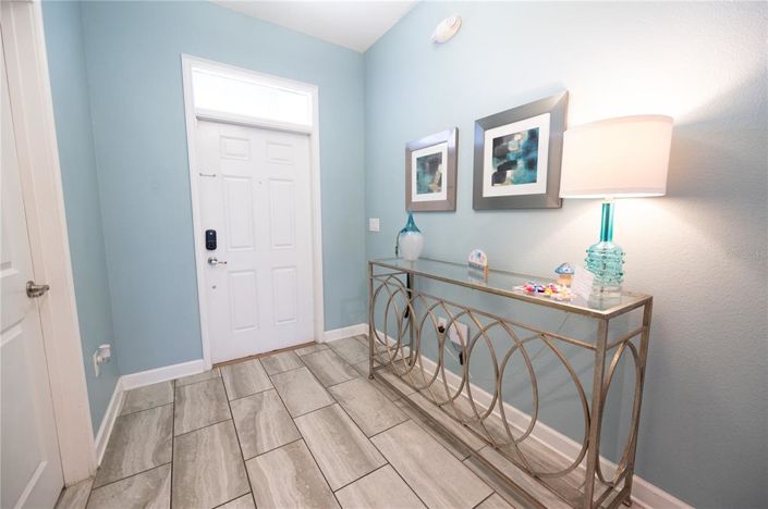 Image No.10-8 Bed Property for sale