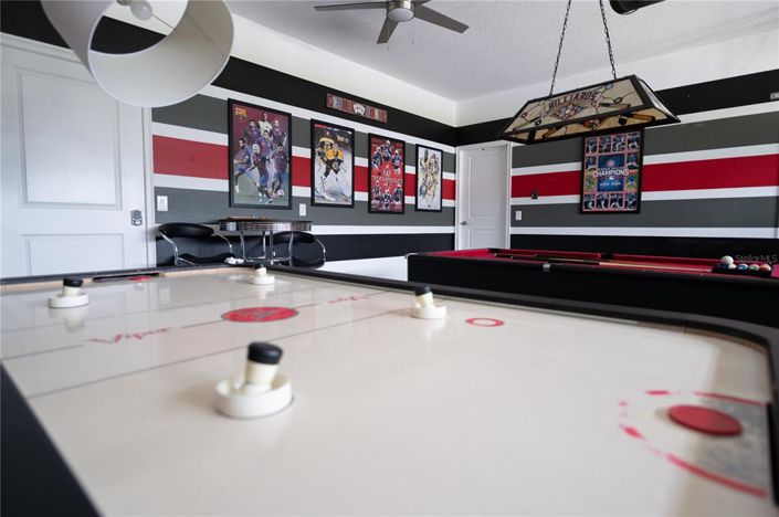 Image No.17-8 Bed Property for sale