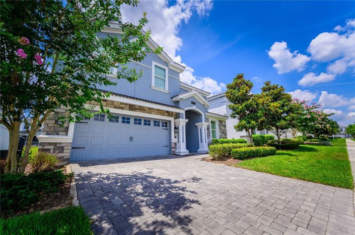 Image No.2-8 Bed Property for sale