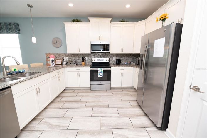 Image No.20-8 Bed Property for sale