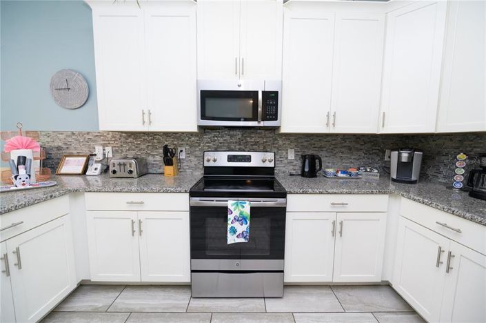 Image No.21-8 Bed Property for sale