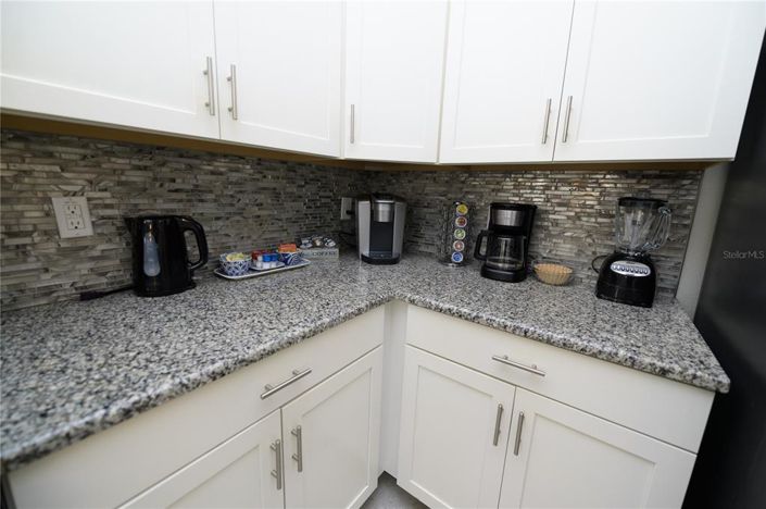 Image No.22-8 Bed Property for sale