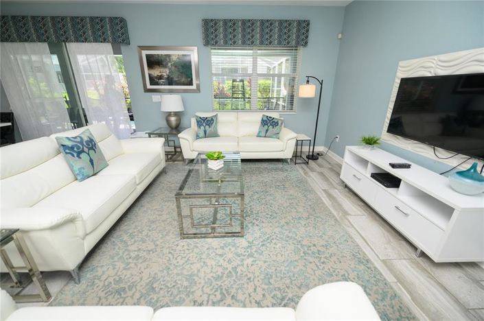 Image No.25-8 Bed Property for sale