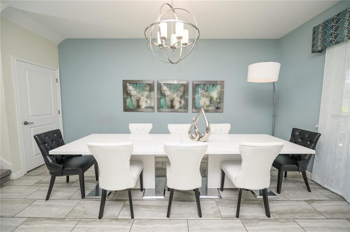 Image No.28-8 Bed Property for sale