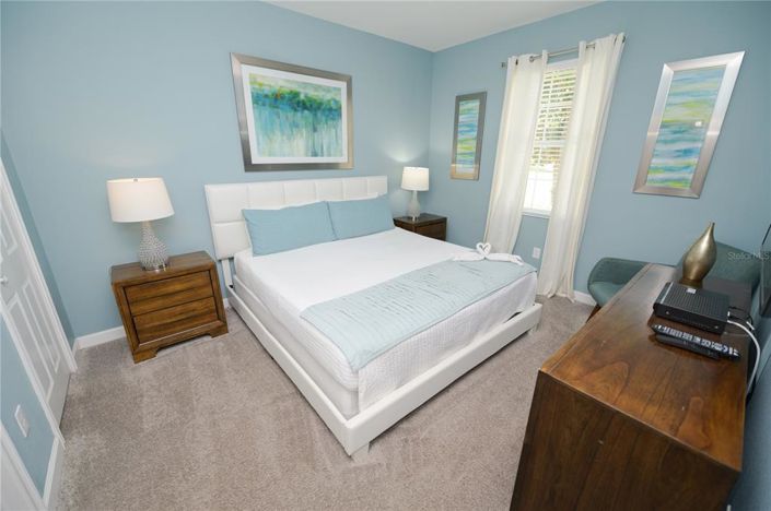 Image No.30-8 Bed Property for sale