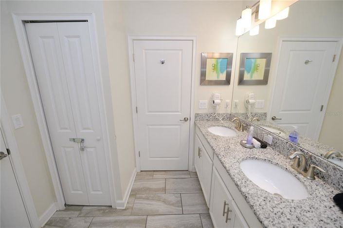 Image No.34-8 Bed Property for sale