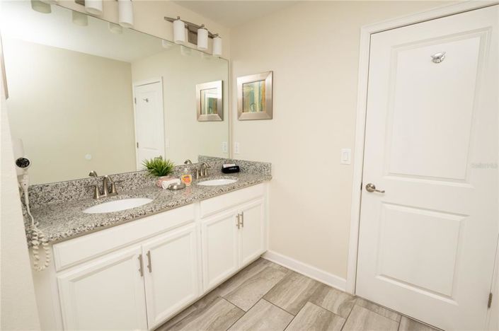 Image No.47-8 Bed Property for sale