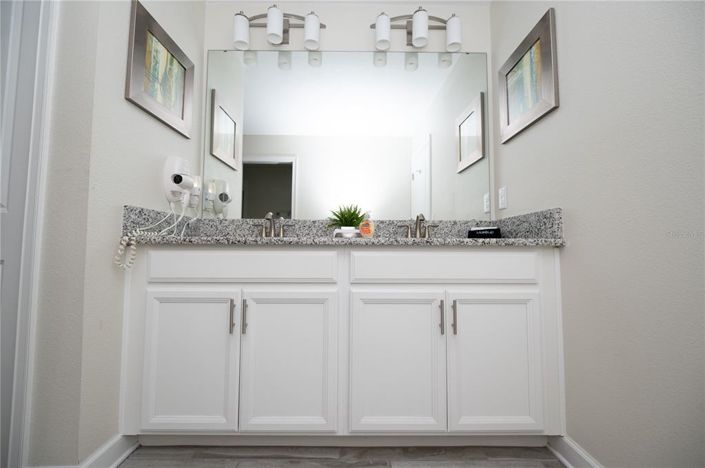 Image No.48-8 Bed Property for sale